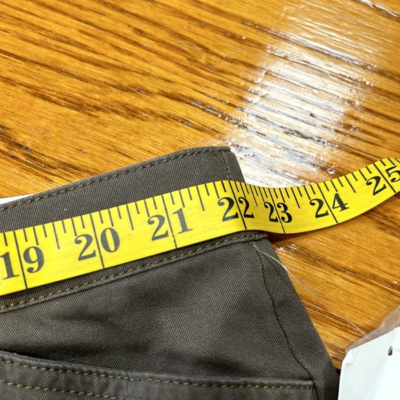 Croft & Barrow brown capris. Fabric is cotton and spandex. Size 20W. - Picture 9 of 12